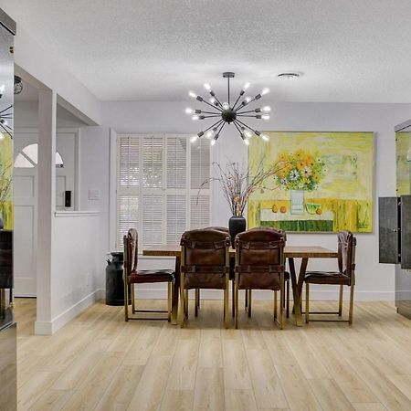 Resort Style 4 Bedroom House With Pool Minutes From Strip ラスベガス エクステリア 写真