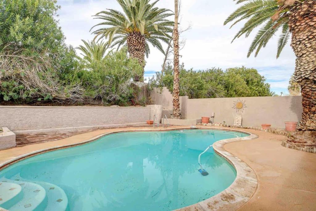 Resort Style 4 Bedroom House With Pool Minutes From Strip ラスベガス エクステリア 写真